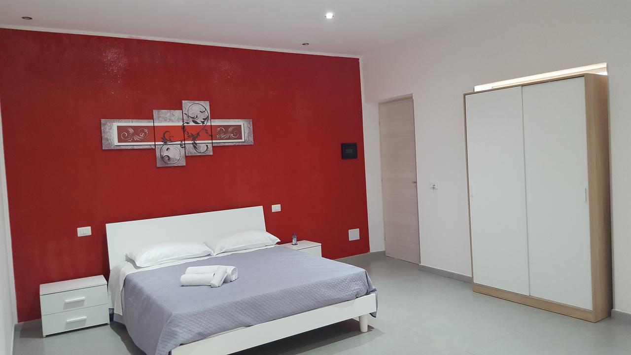 L'Isola Del Sole Bed & Breakfast Castelluzzo Exterior photo
